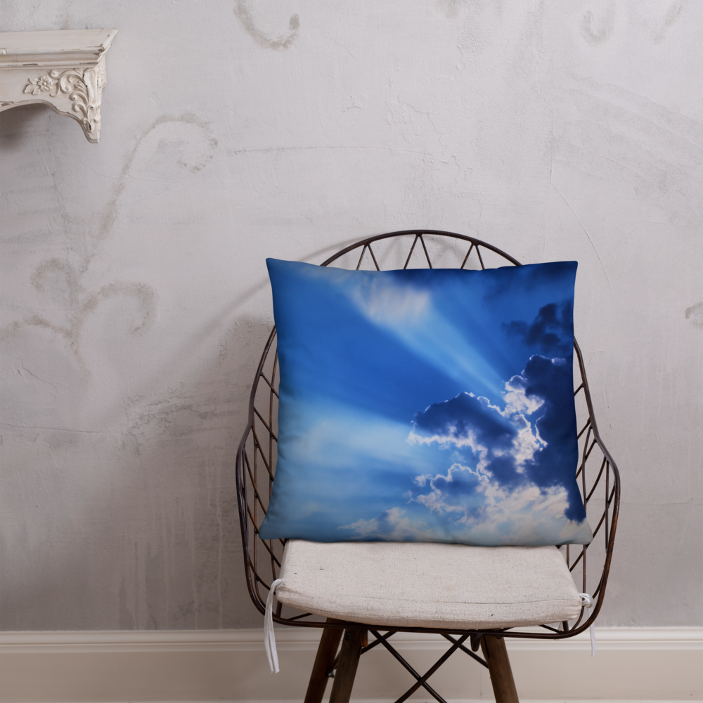 "Blue sky" Pillow (22 x 22)
