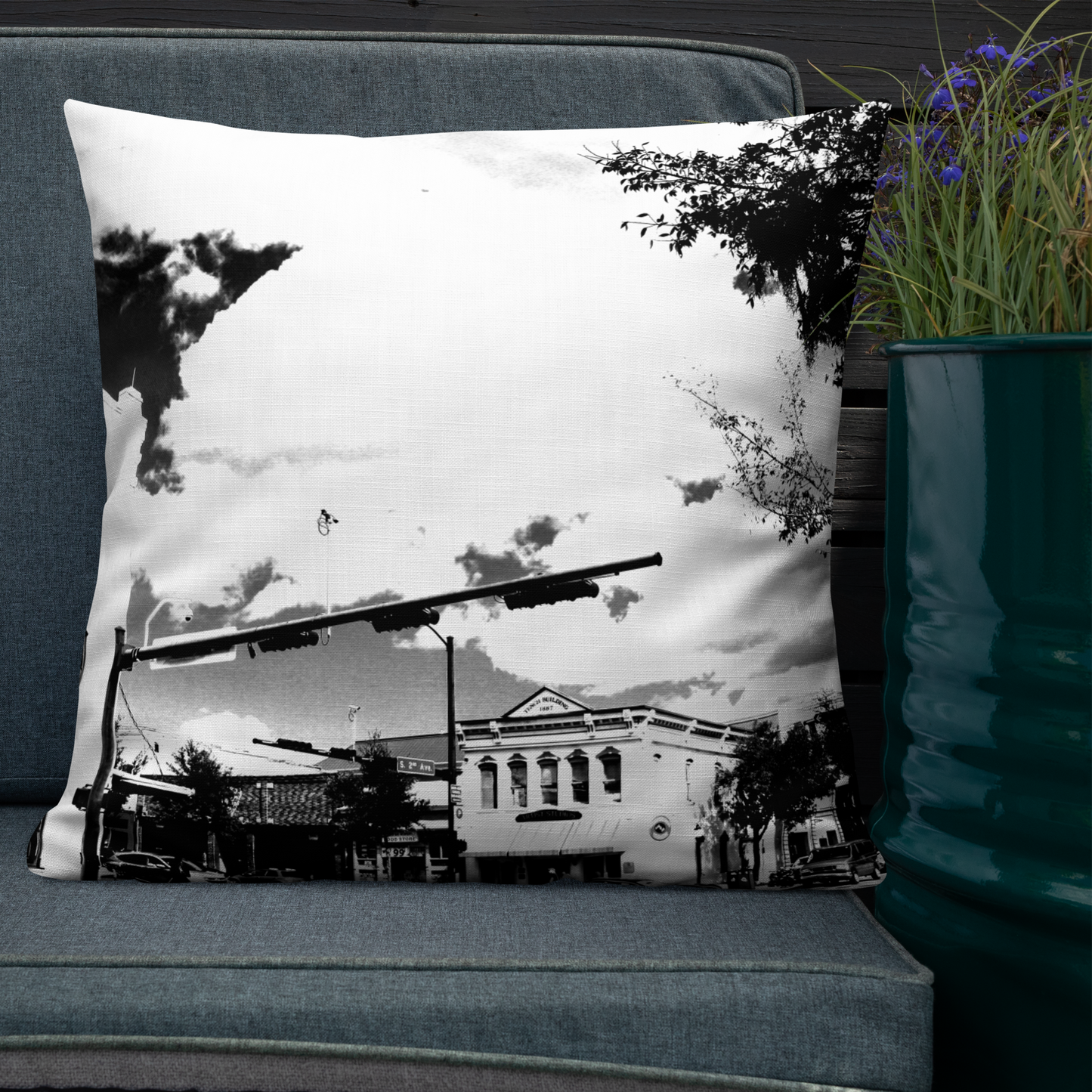 "The Downtowner" Premium Pillow